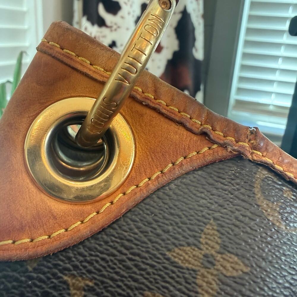 Louis Vuitton Authentic Monogram Galleria MM MI1172 w/COA See Call Outs - Picture 4 of 13